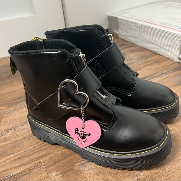 Dr. Martens x Lazy Oaf Black Heart Zipper Front Platform Boot Size 9 - Picture 1 of 7